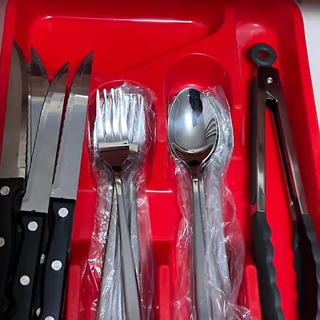 Апартаменты Downtown Retreat 